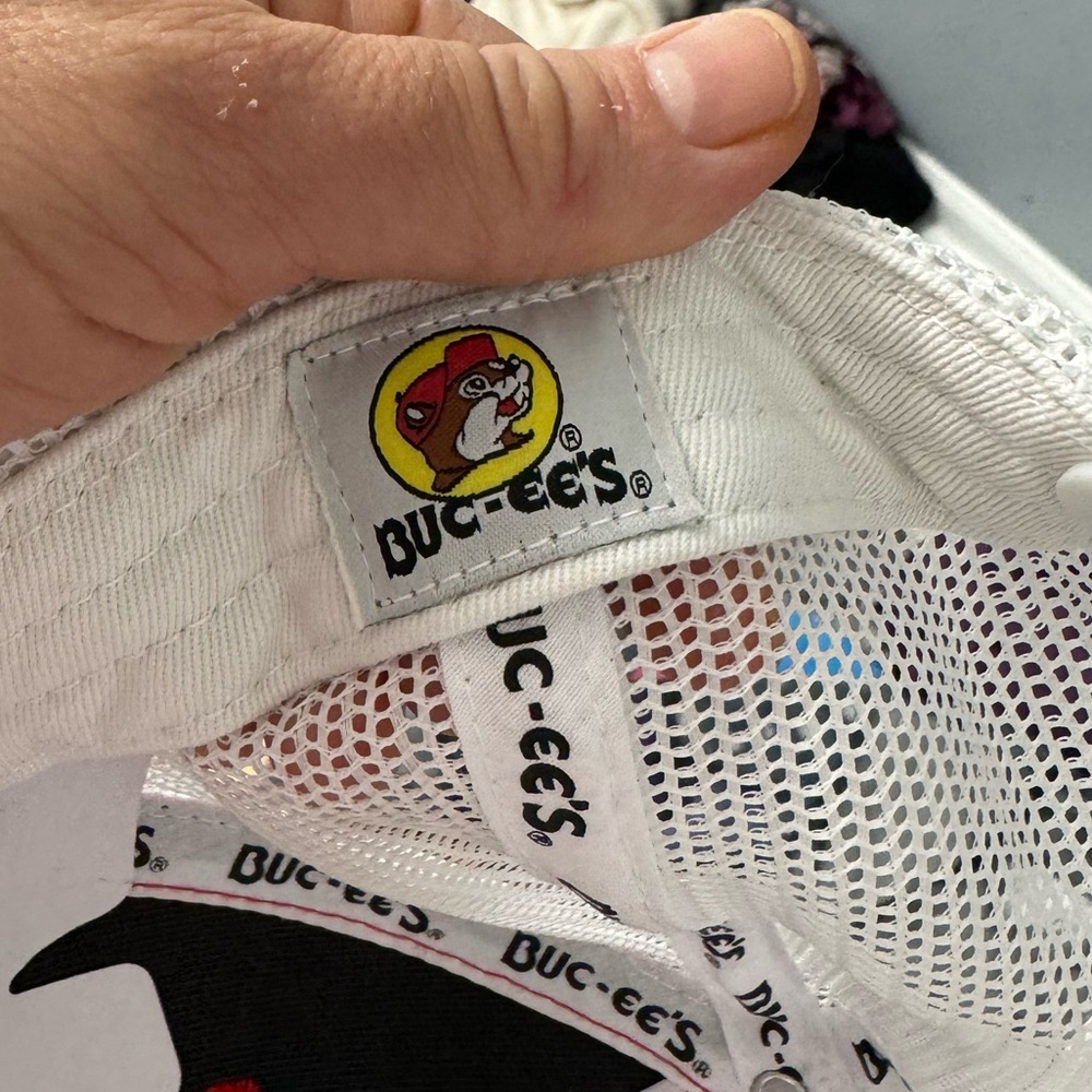 NWOT buc-ees cap - Picture 5 of 6